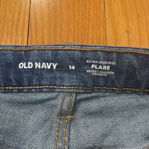 Old Navy women’s extra high -rise flare jeans size 14 . - Picture 2 of 10